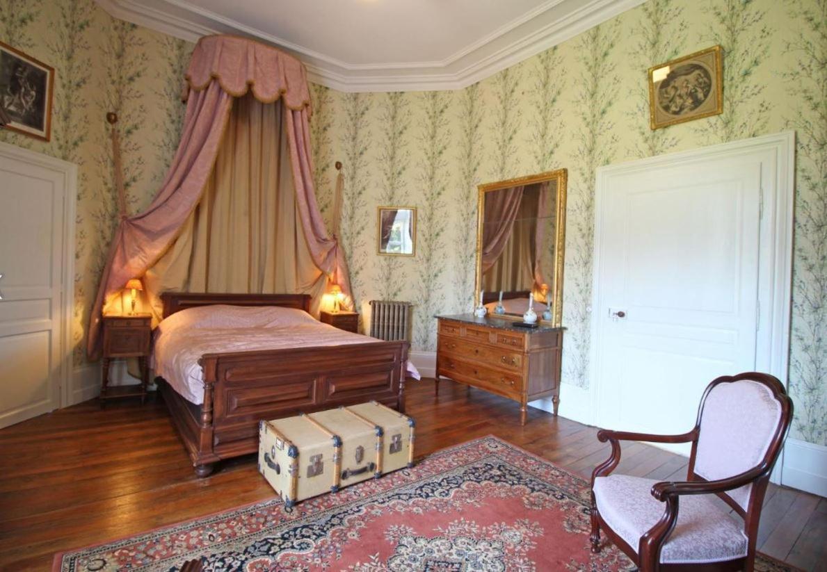 Domaine De Bort Bed & Breakfast Saint-Priest-Taurion ภายนอก รูปภาพ