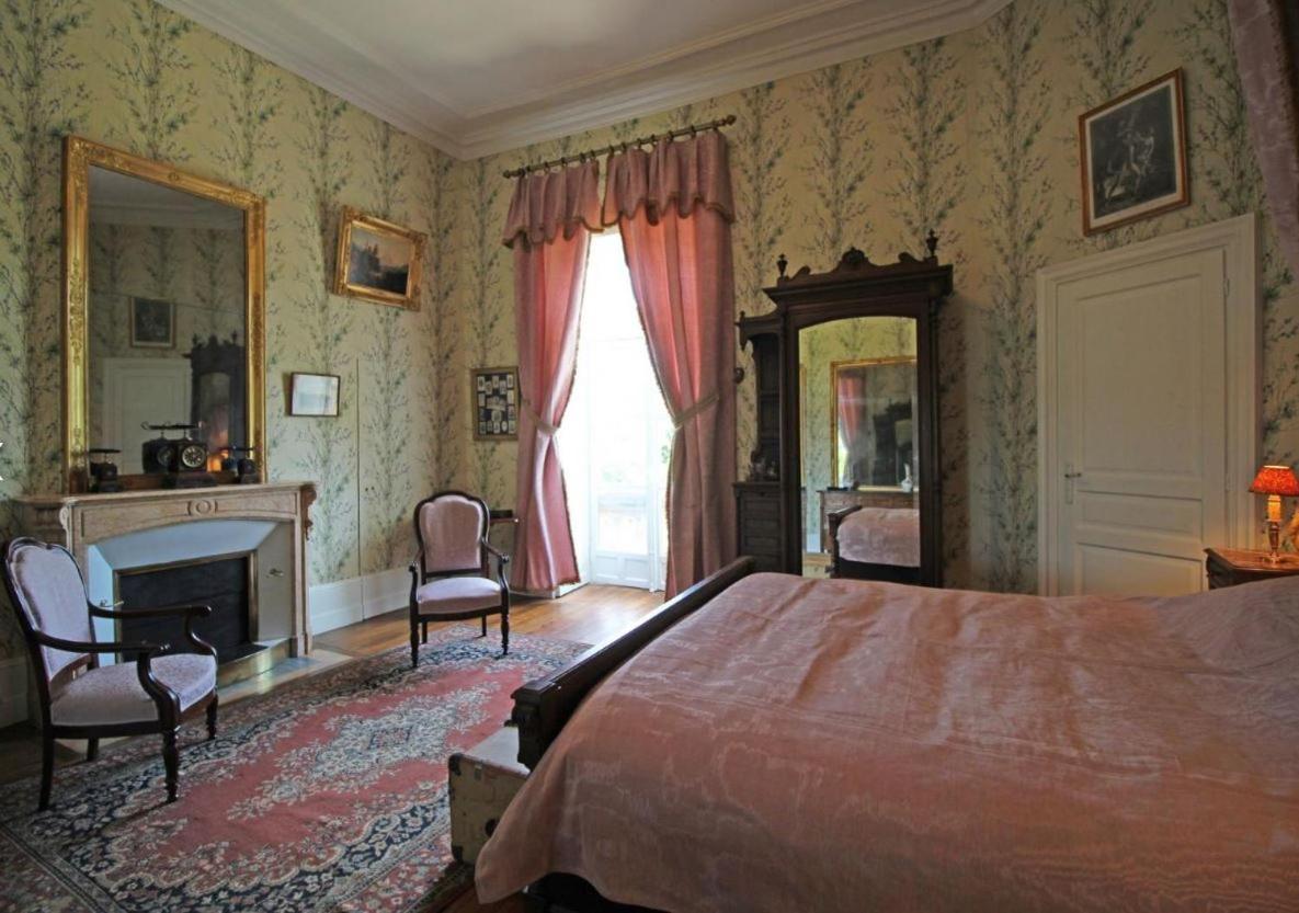 Domaine De Bort Bed & Breakfast Saint-Priest-Taurion ภายนอก รูปภาพ